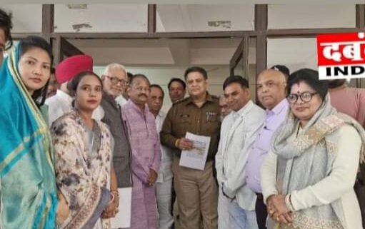 कांग्रेस ने डीआईजी व पुलिस अधीक्षक को सौंपा ज्ञापन
