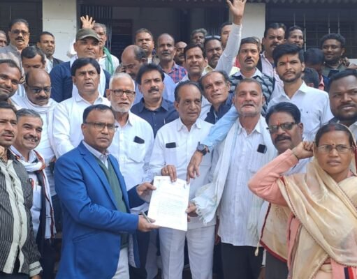 किसानों को खाद एवं बिजली के लिए तरसाया- कांग्रेस