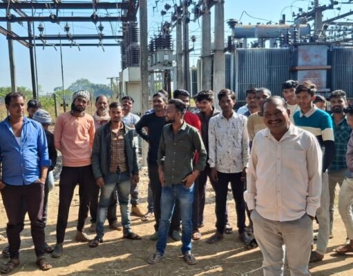 बिजली की समस्या को लेकर किसानों ने किया आंदोलन हिवरखेड़ी