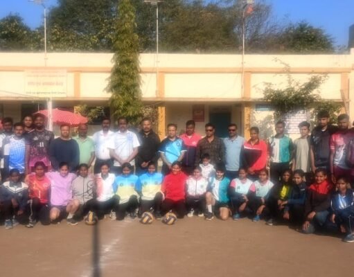 खेलेगा इंडिया जीतेगा इंडिया बॉलीबॉल स्टेट के लिये टीम रवाना