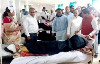 छिंदवाड़ा- भीषण सड़क हादसा घायलों से मिलने अस्पताल पहुंचे मुख्यमंत्री यादव