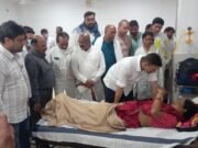 भीषण सड़क हादसे के पीड़ितों से मिले जीतू