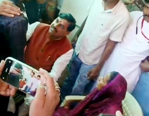 छिंदवाड़ा- भीषण सड़क हादसा,मृतक के परिवार से मिलने पहुंचे मुख्यमंत्री यादव