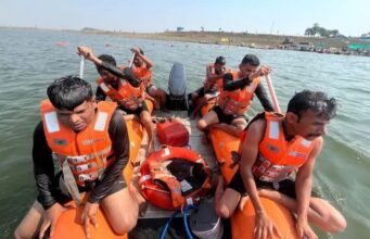 होमगार्ड एवं एसडीईआरएफ जवानों का तैराकी एवं आपदा प्रबंधन प्रशिक्षण के द्वितीय सत्र का हुआ शुभारंभ