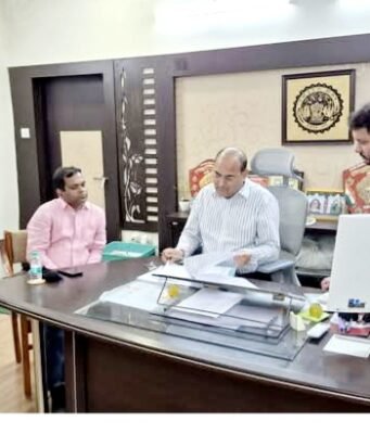 जबलपुर संभाग के संभागीय कमिश्नर धनंजय सिंह आज छिंदवाड़ा पहुंचे